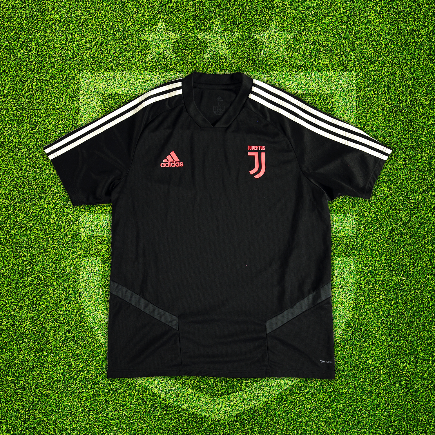 2020 Juventus F.C. Training Shirt (L)