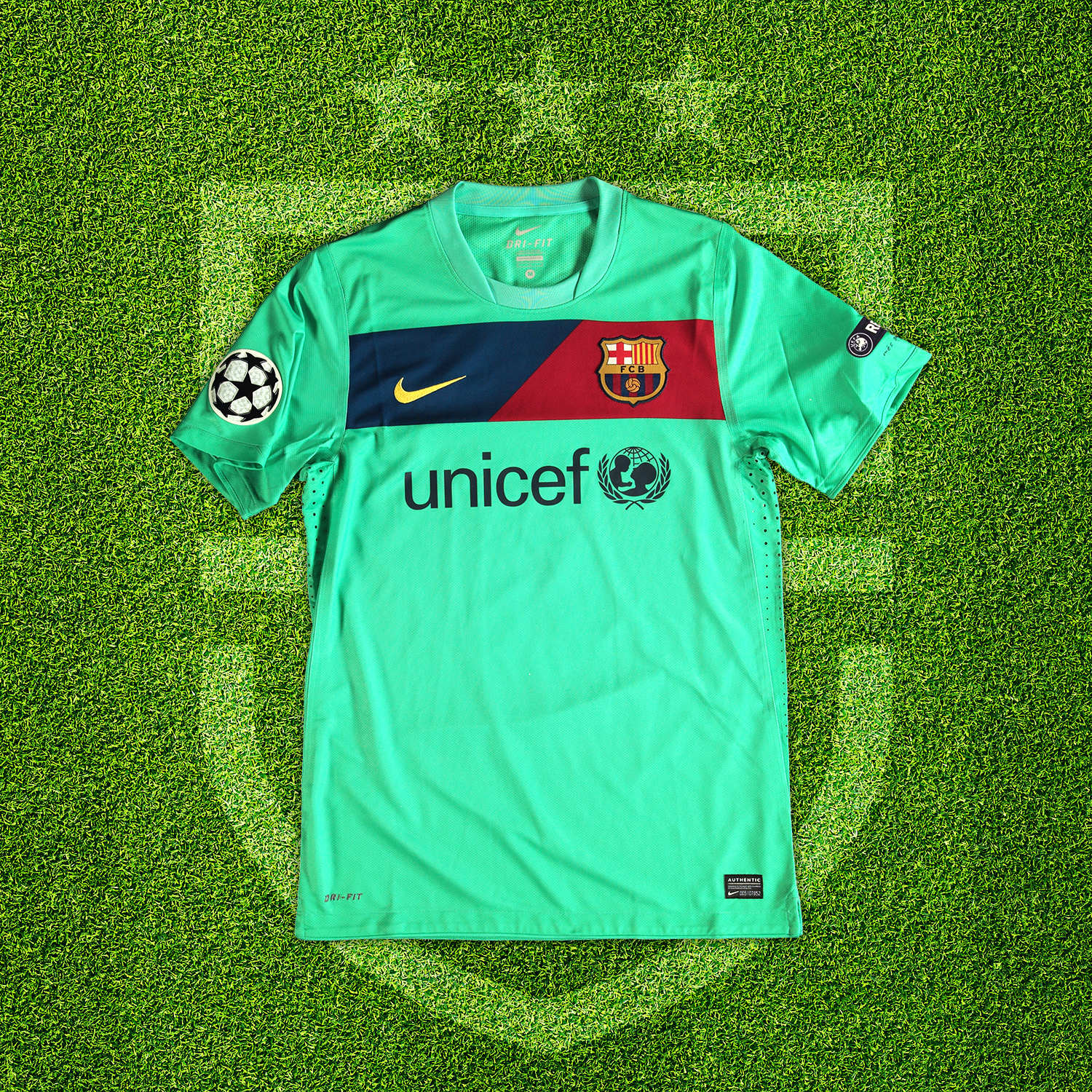 2011-12 FC Barcelona Away Shirt - Matchworn UCL Iniesta (M)