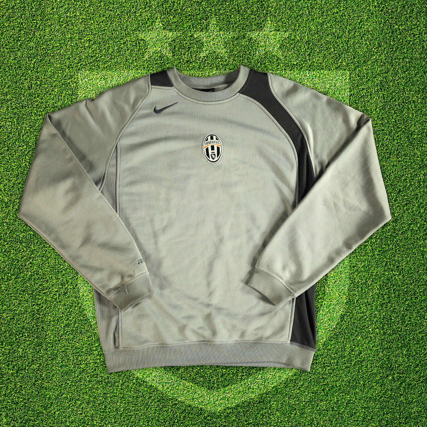 Nike Total 90's Juventus F.C. Sweatshirt (L)